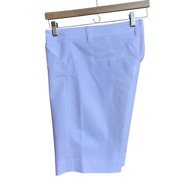 Foxcroft White Bermuda Shorts Size 10 NEW - Picture 1 of 6